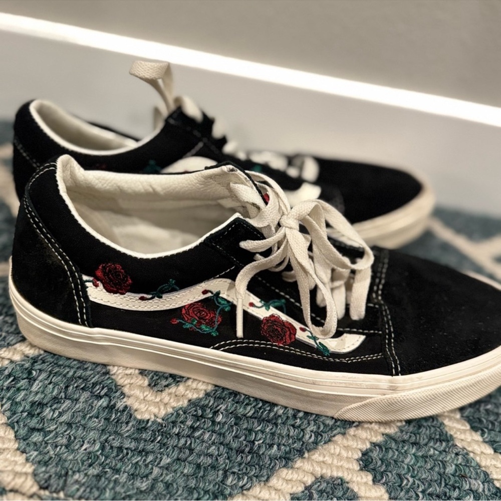 Vans Old Skool Rose Embroidered Black M9 W10.5 Rare - Picture 8 of 10